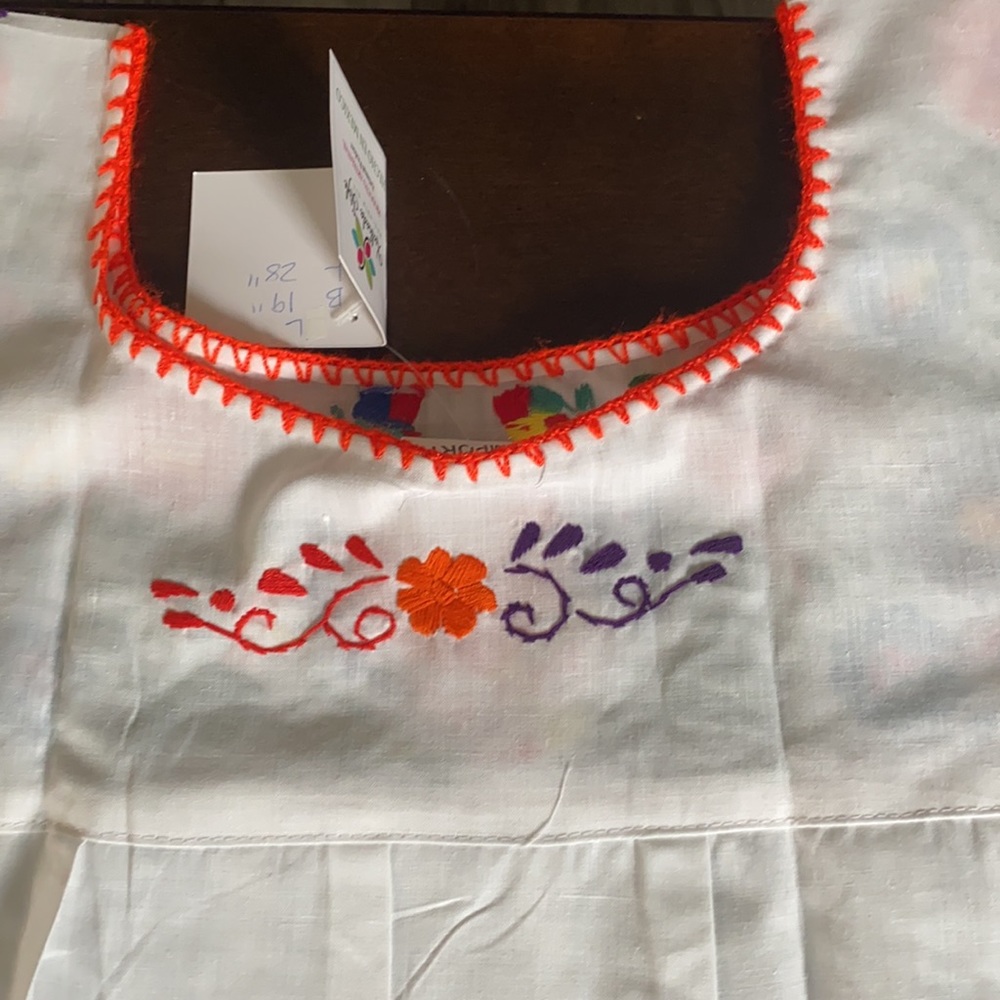 🇲🇽 NWT Traditional Mexican blouse. - Picture 16 of 16